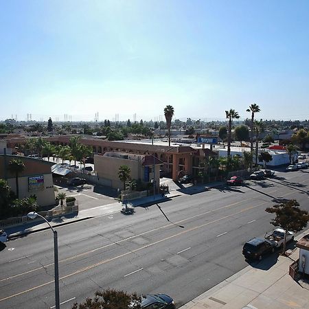 Rodeway Inn & Suites Bellflower Extérieur photo