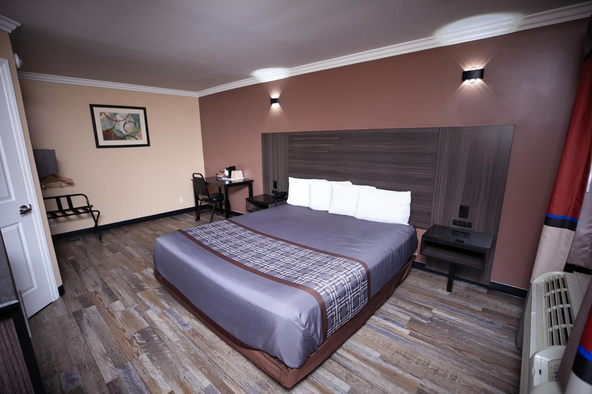 Rodeway Inn & Suites Bellflower Extérieur photo