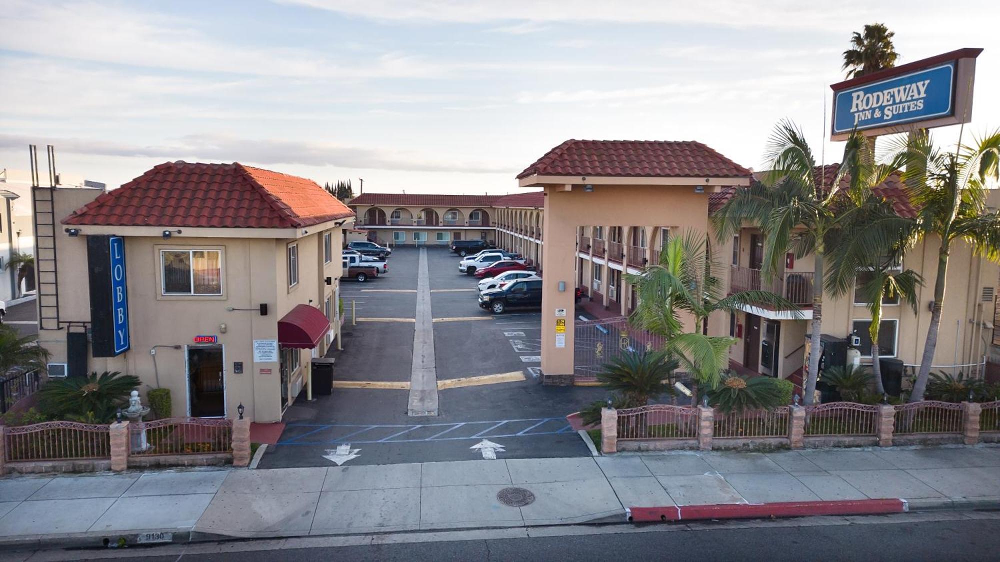 Rodeway Inn & Suites Bellflower Extérieur photo