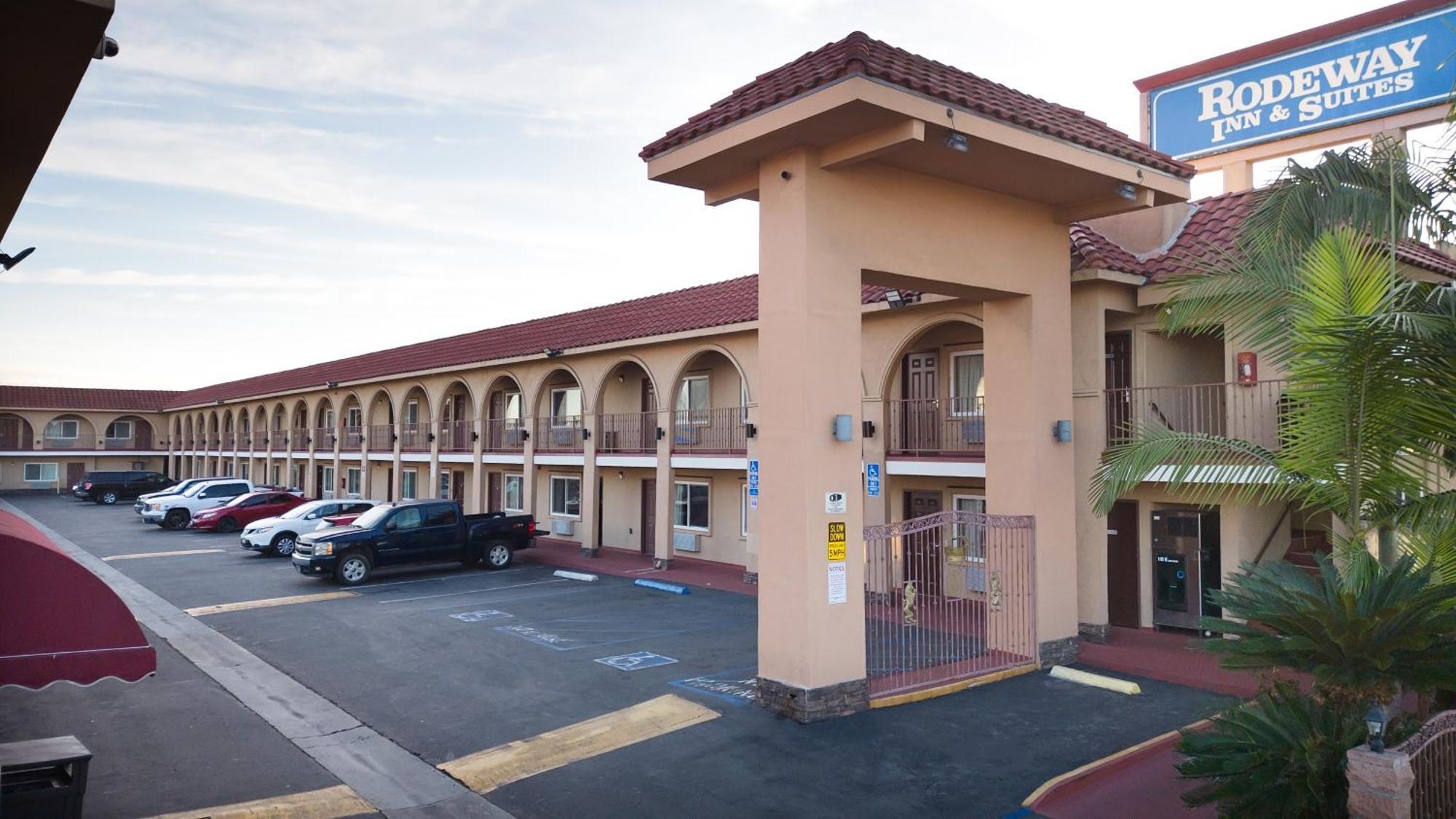 Rodeway Inn & Suites Bellflower Extérieur photo