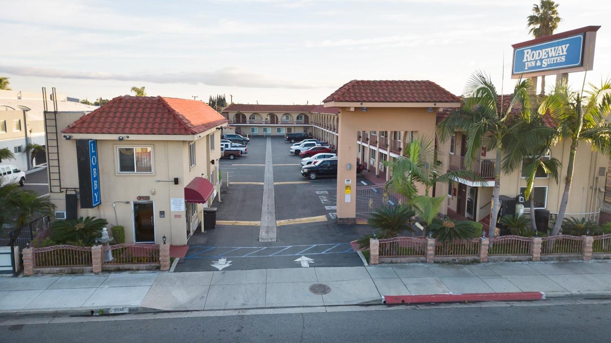 Rodeway Inn & Suites Bellflower Extérieur photo