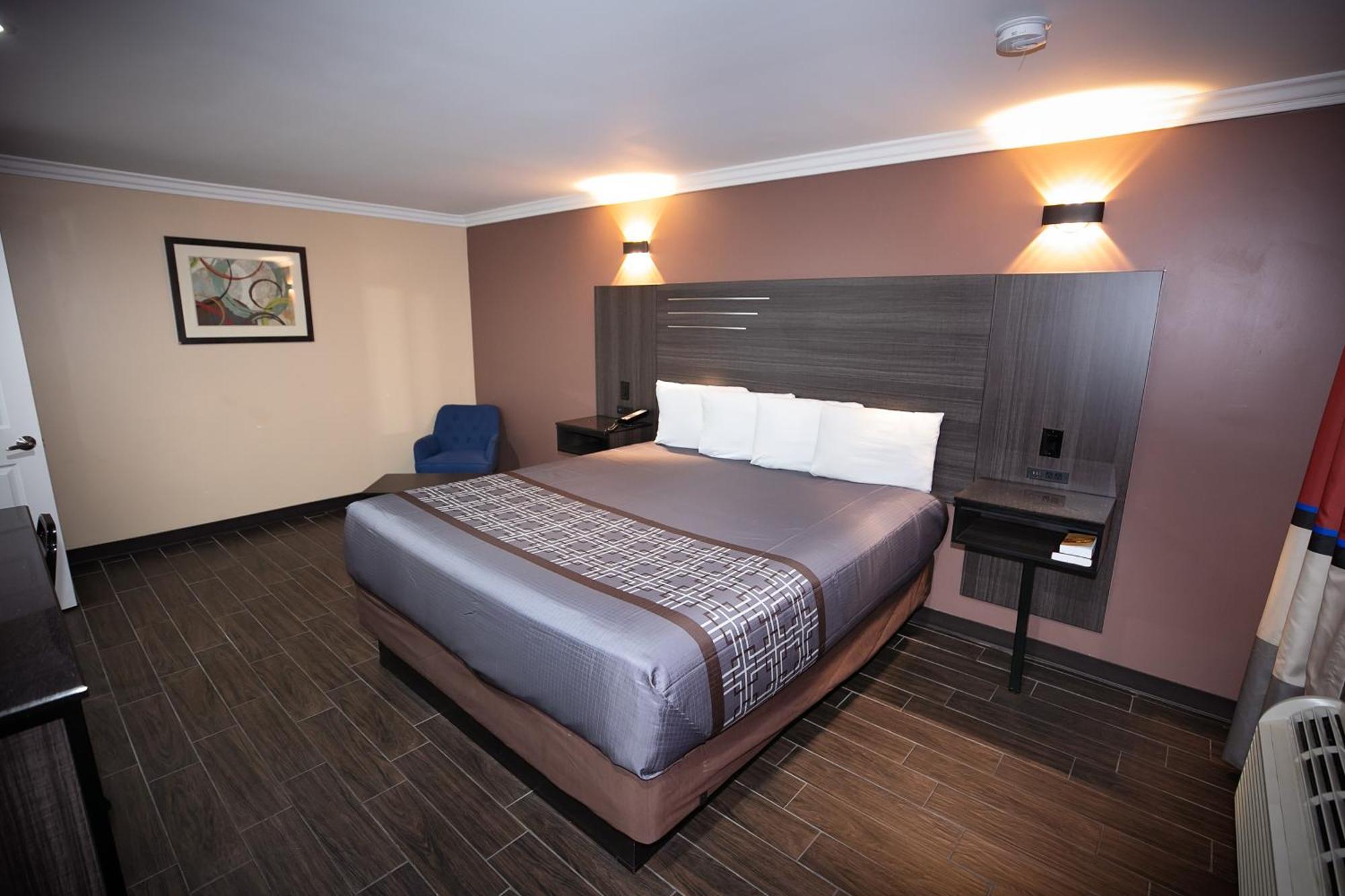 Rodeway Inn & Suites Bellflower Extérieur photo