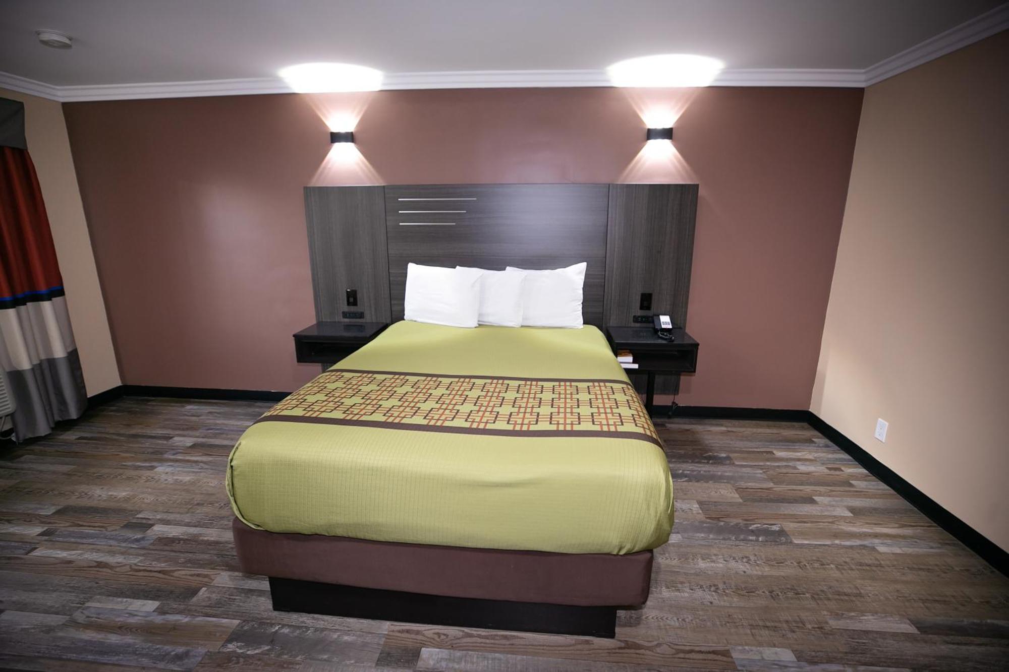 Rodeway Inn & Suites Bellflower Extérieur photo