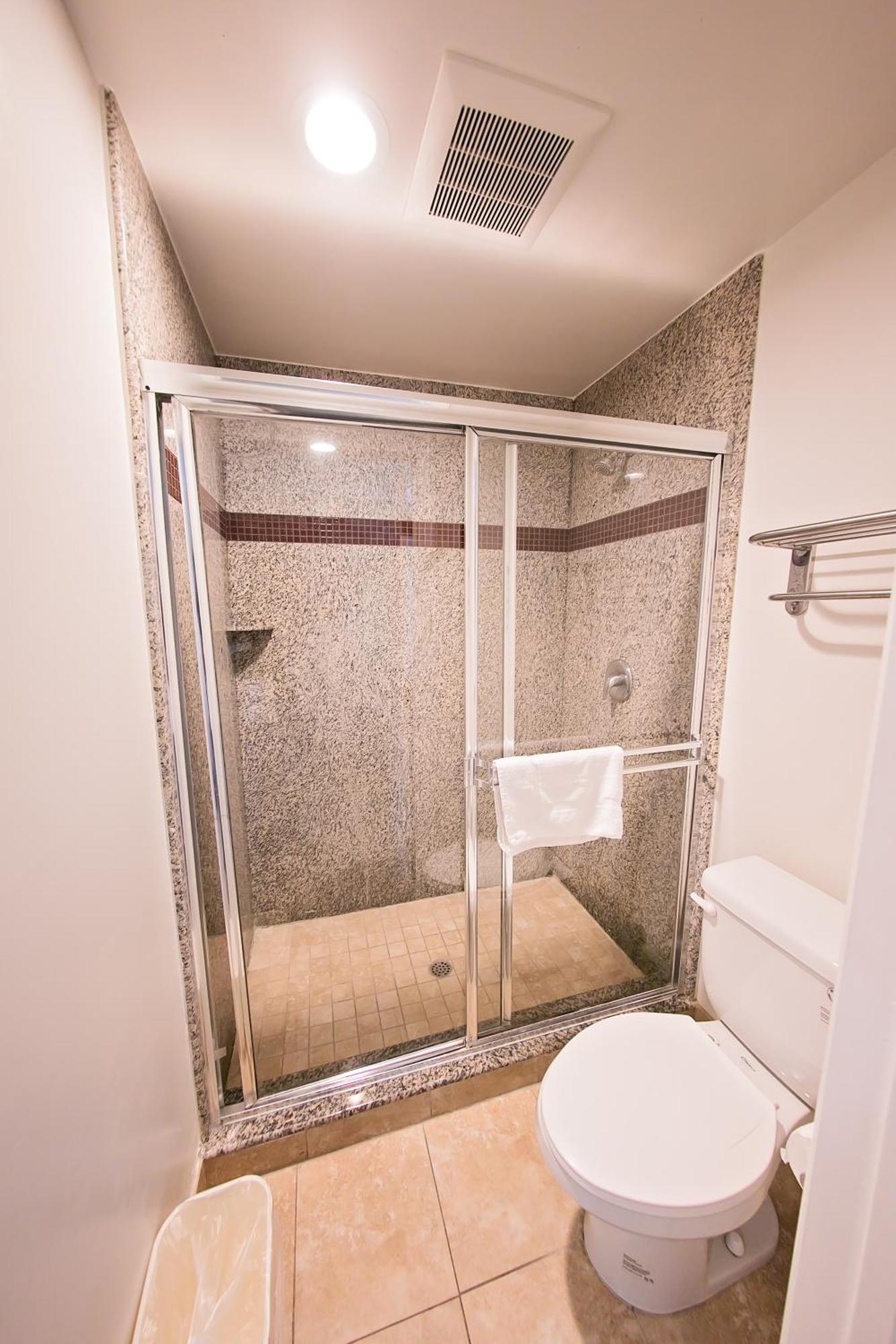 Rodeway Inn & Suites Bellflower Extérieur photo